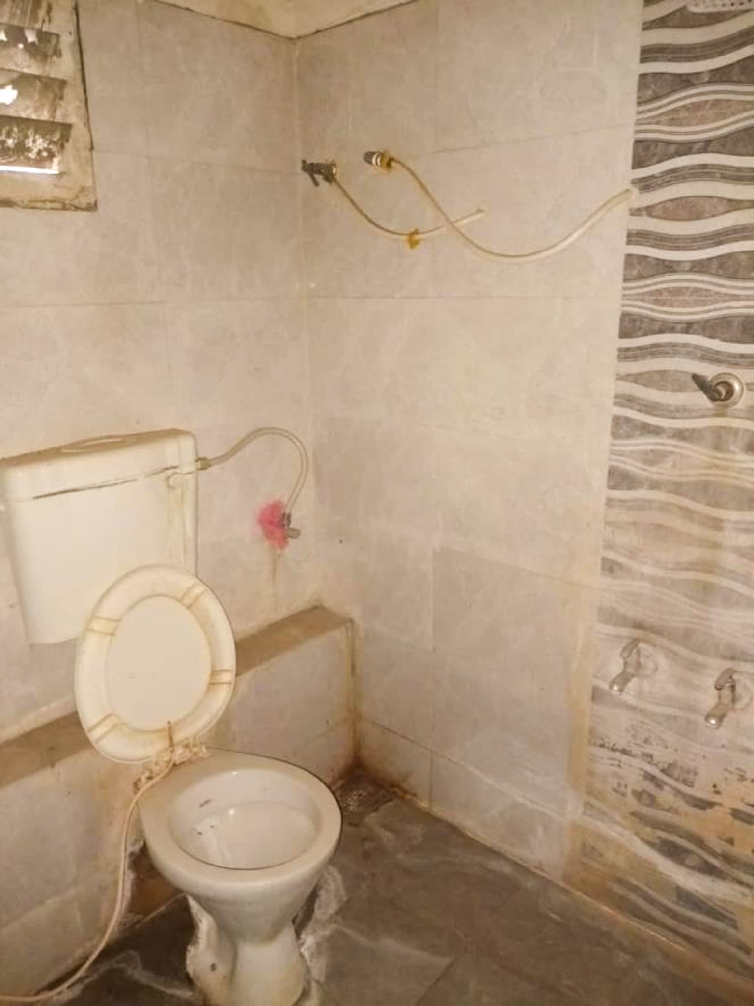 Property Photos 28