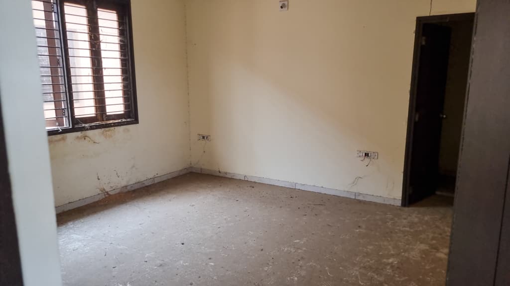 Property Photos 8