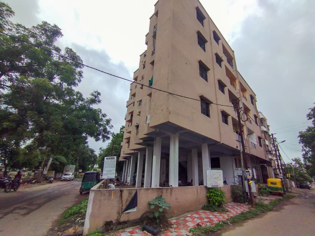 Property Photos 8