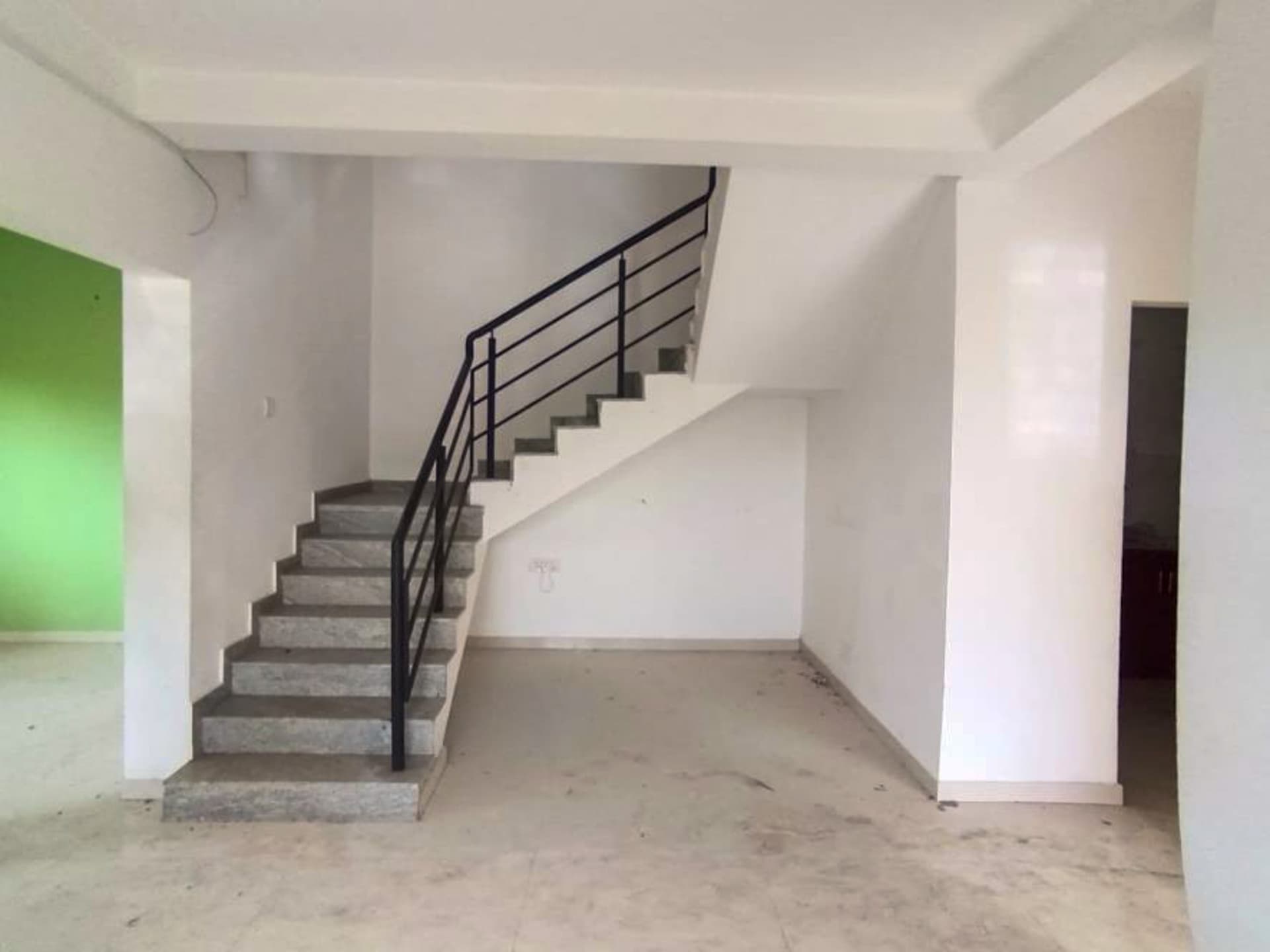 Property Photos 25