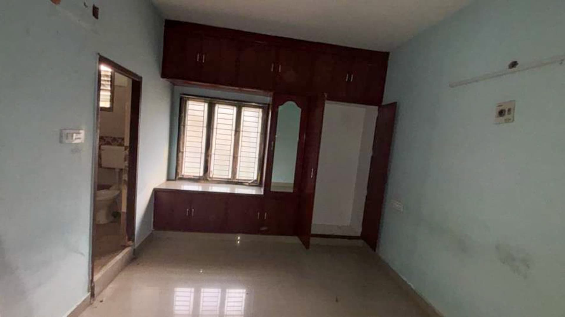 Property Photos 7