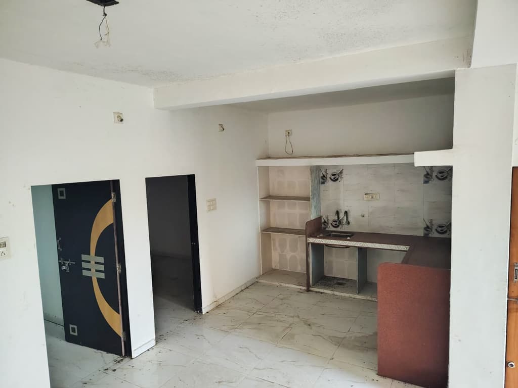 Property Photos 9
