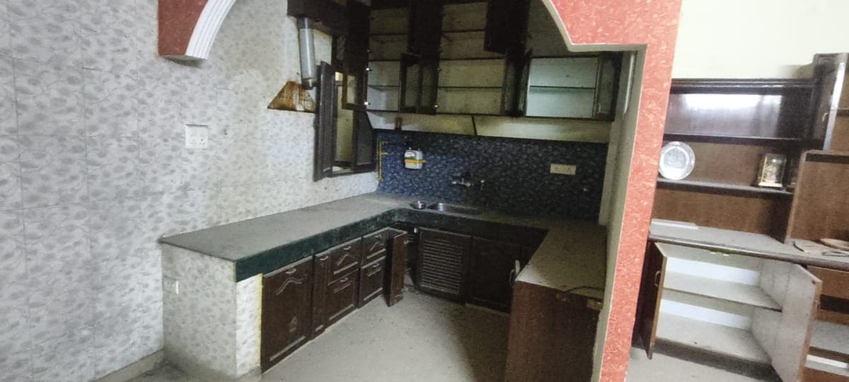 Property Photos 28