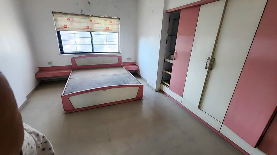 Property Photos 8