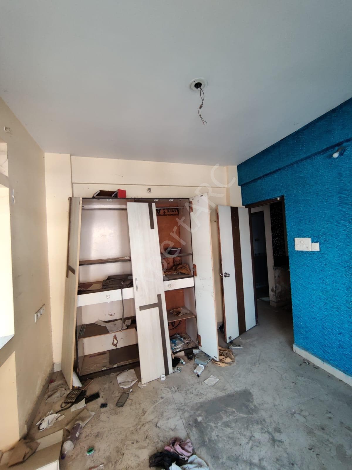 Property Photos 28