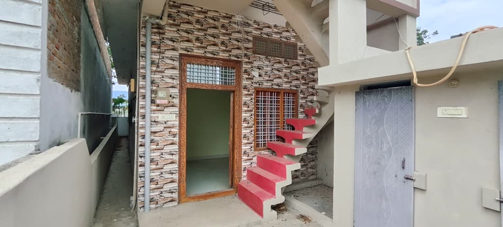 Property Photos 8
