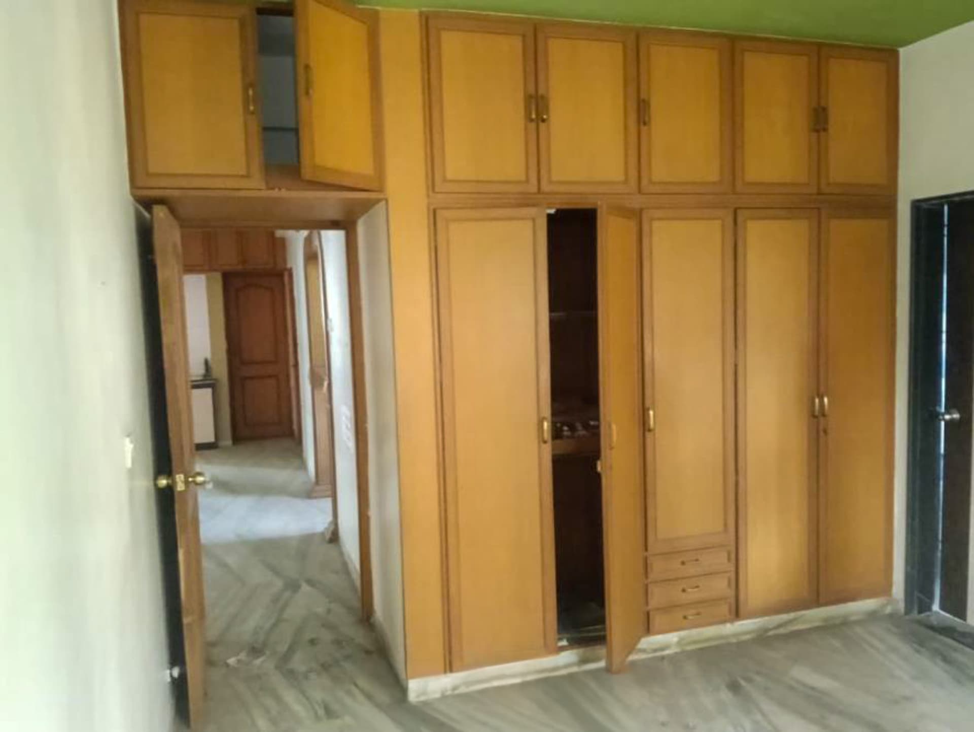 Property Photos 6