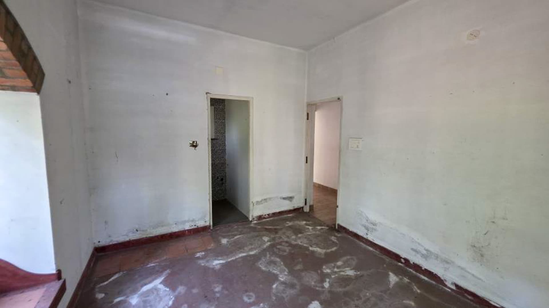 Property Photos 32