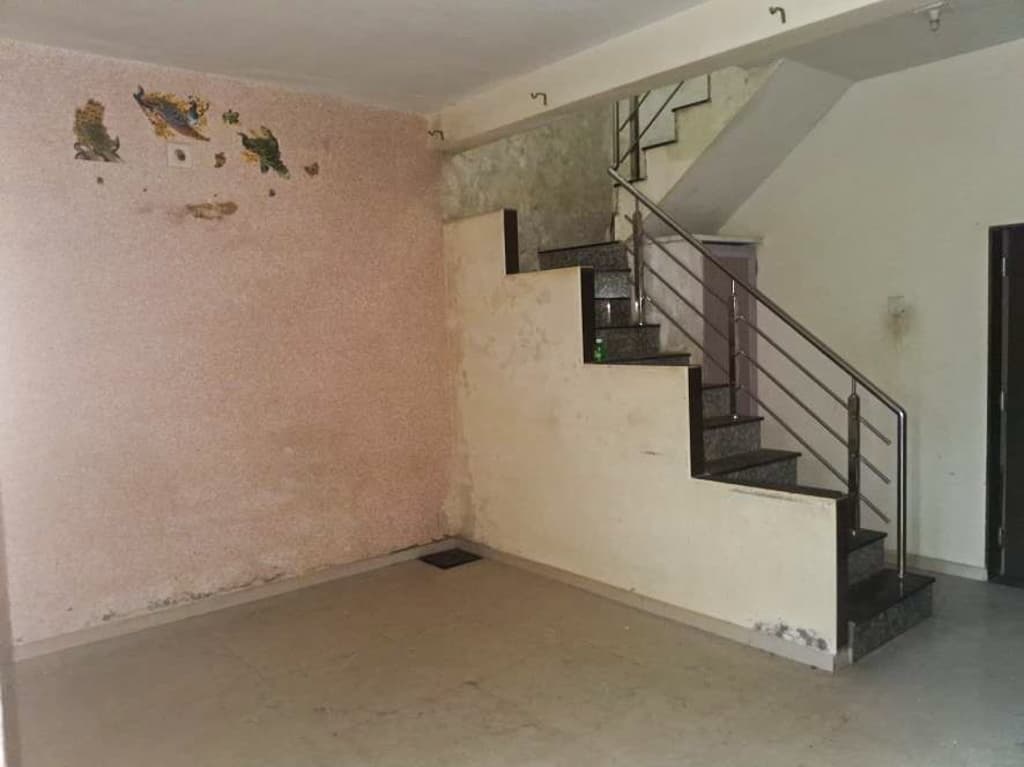 Property Photos 8