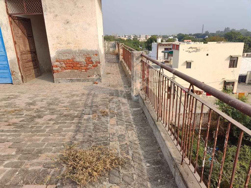Property Photos 9