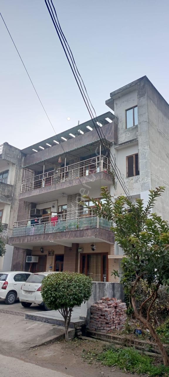 Property Photos 9
