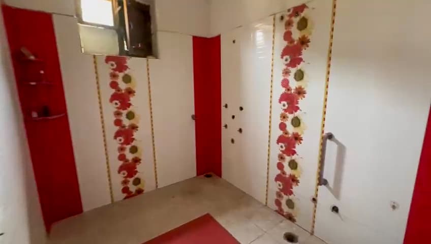Property Photos 26