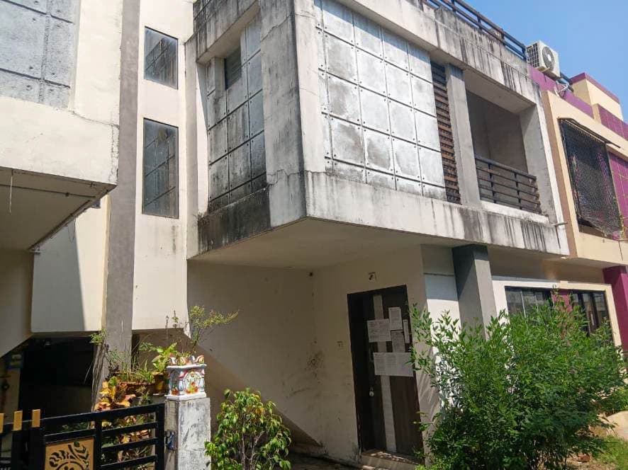 Property Photos 26
