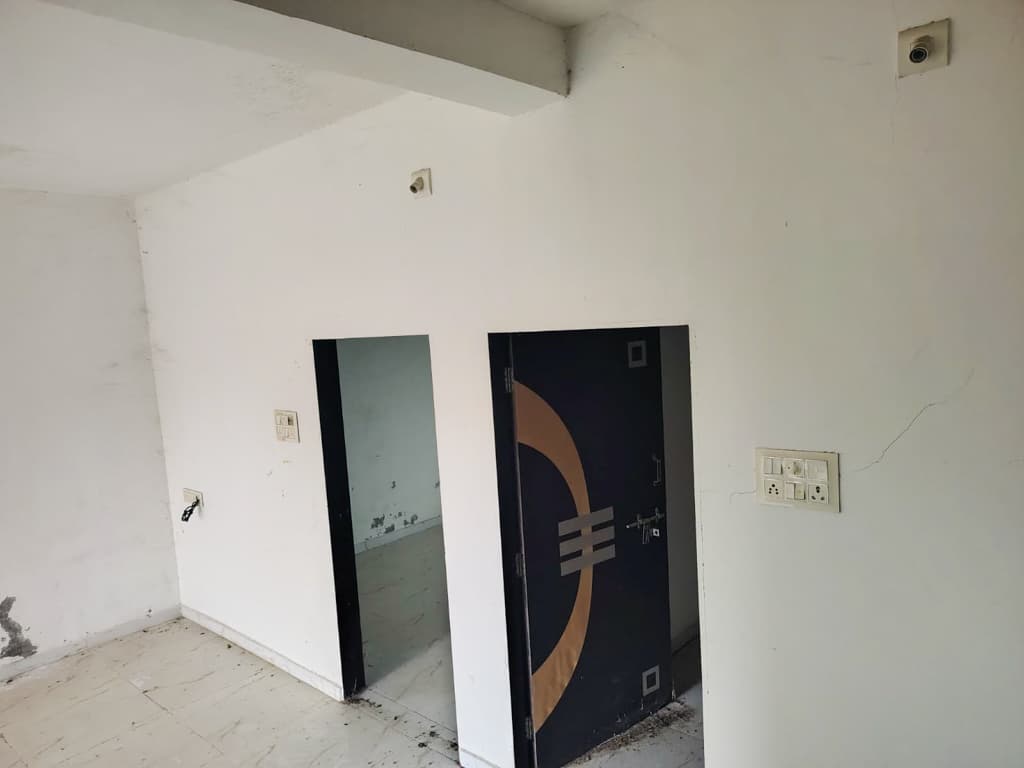 Property Photos 7