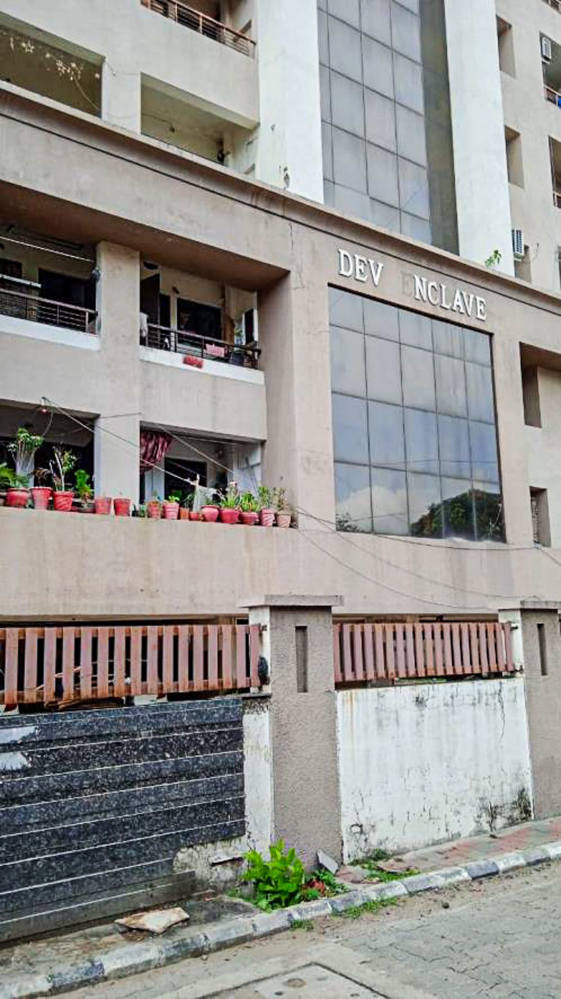 Property Photos 9
