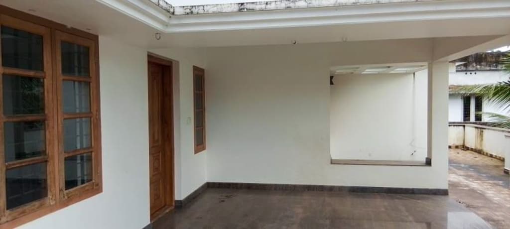 Property Photos 16