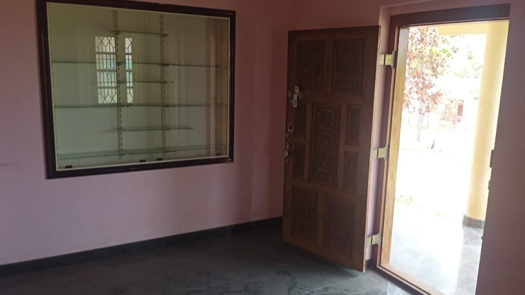 Property Photos 8