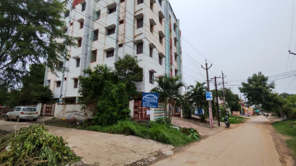 Property Photos 9