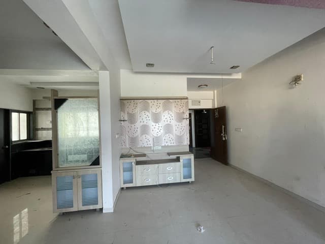 Property Photos 11
