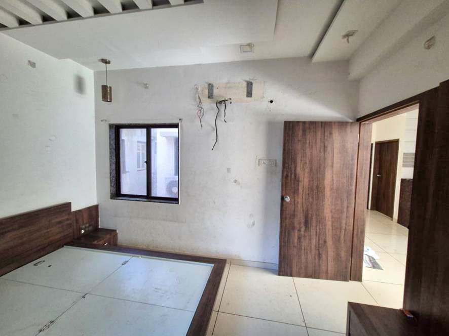 Property Photos 6