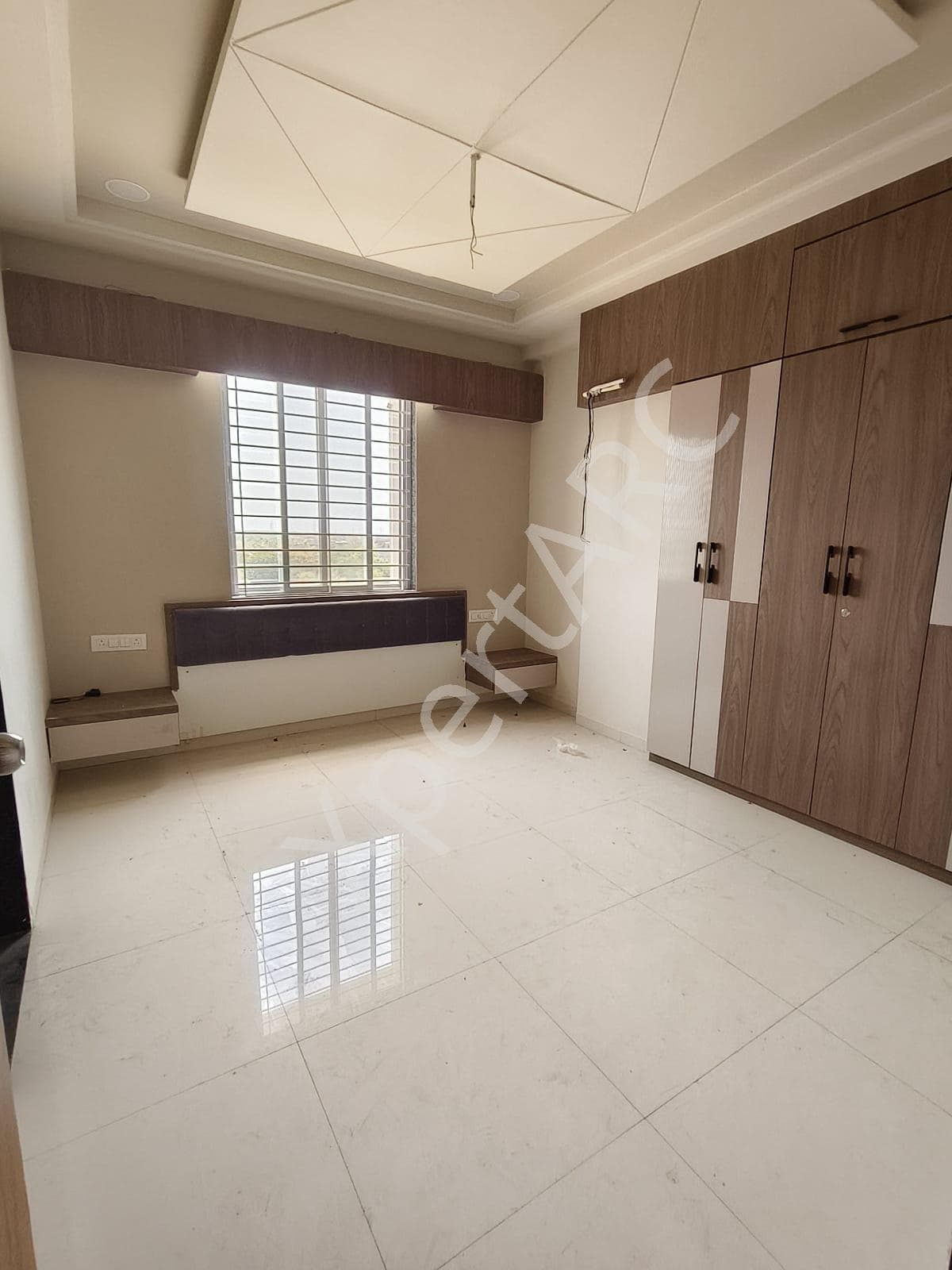 Property Photos 18