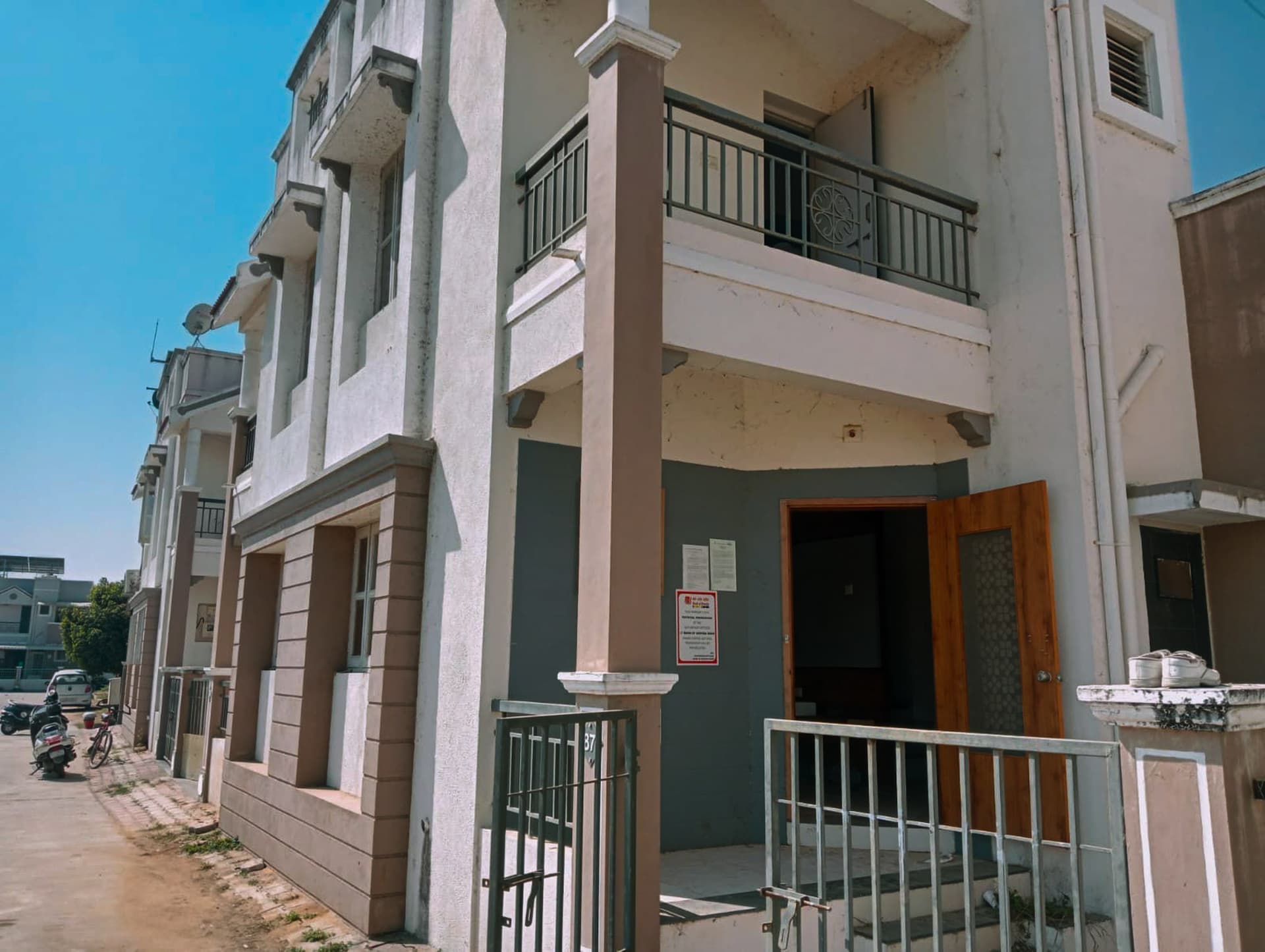 Property Photos 12