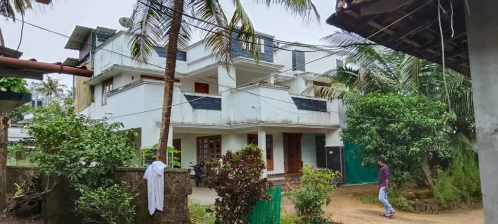Property Photos 6