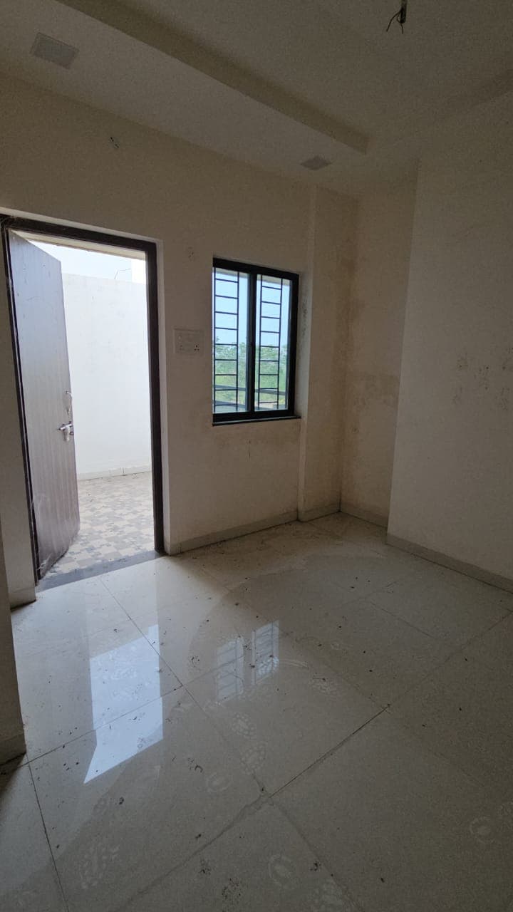 Property Photos 8
