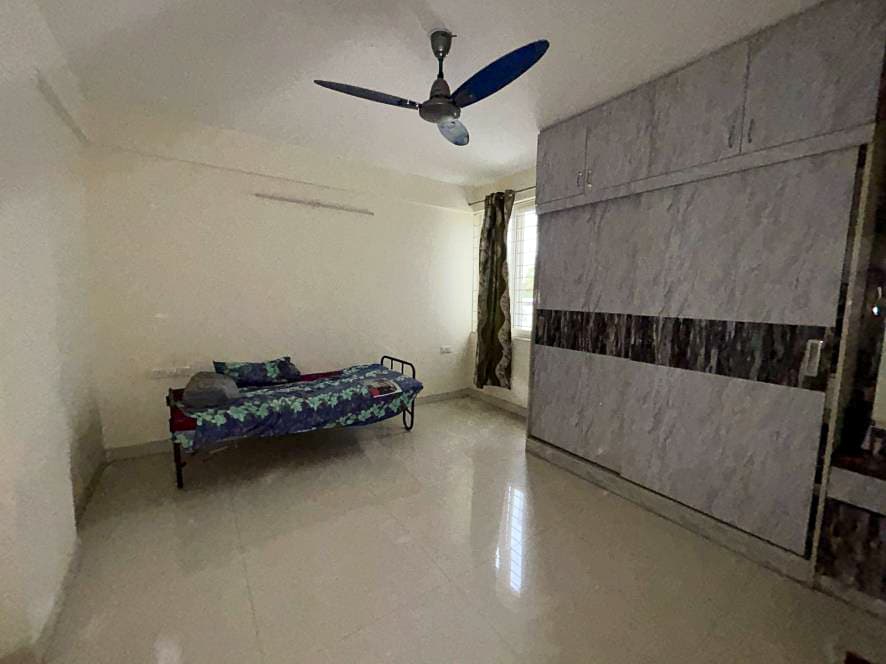 Property Photos 14