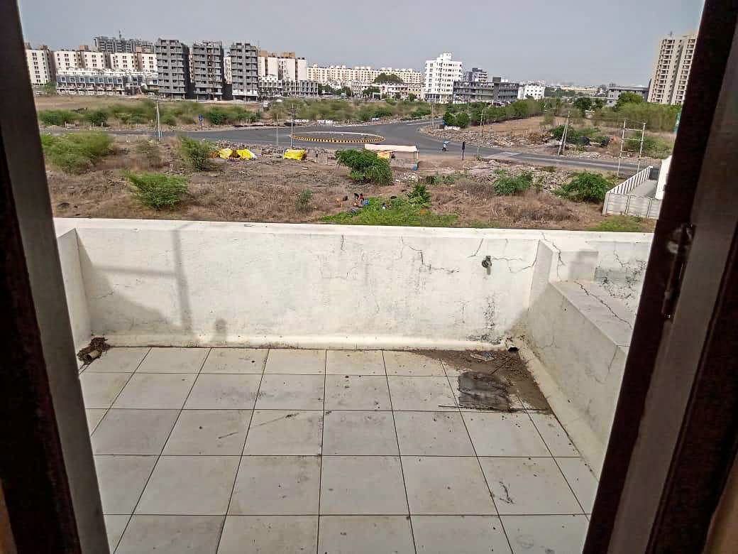 Property Photos 8