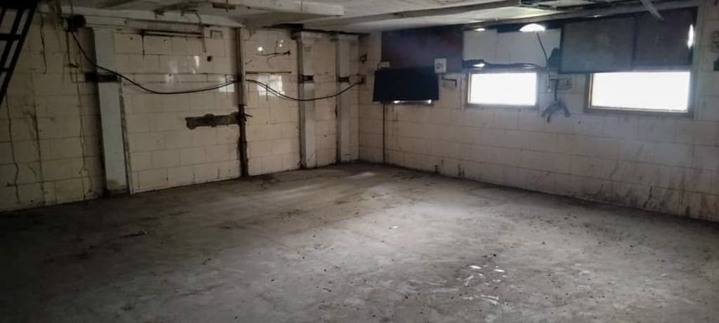 Property Photos 6