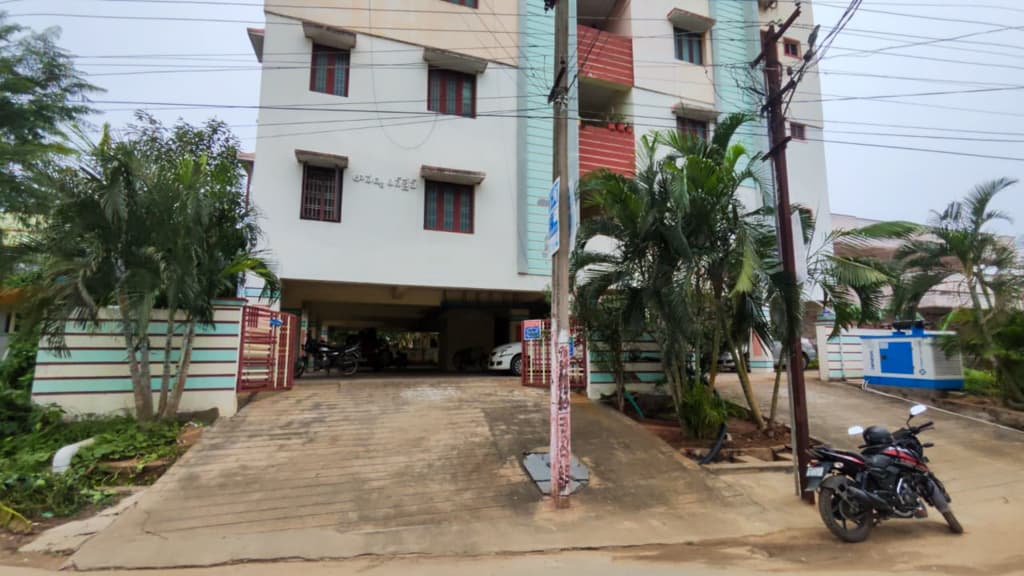 Property Photos 8
