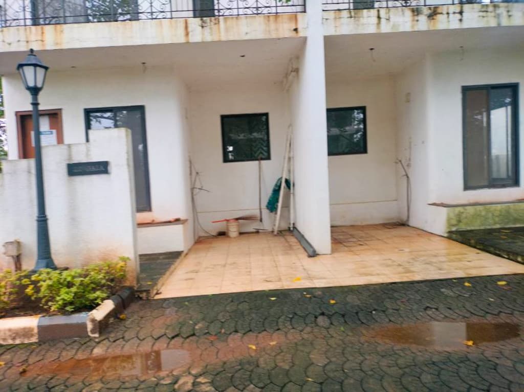Property Photos 5