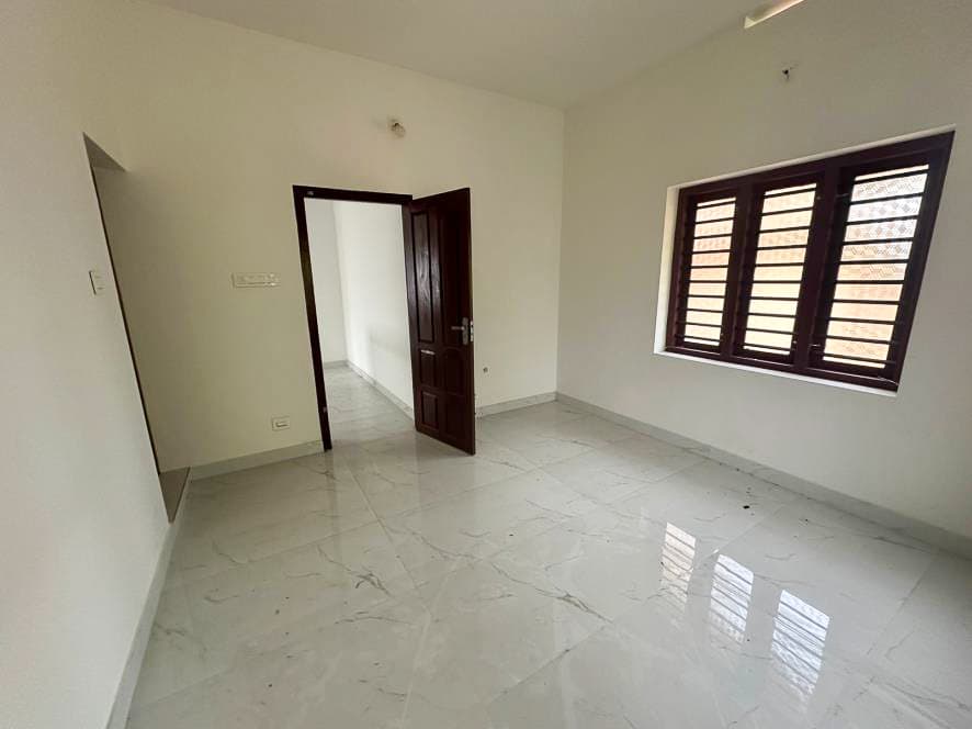 Property Photos 8