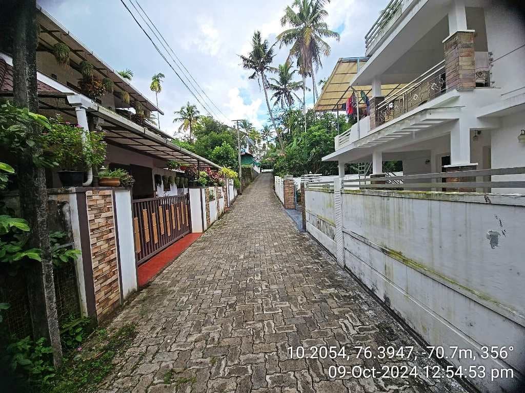 Property Photos 26