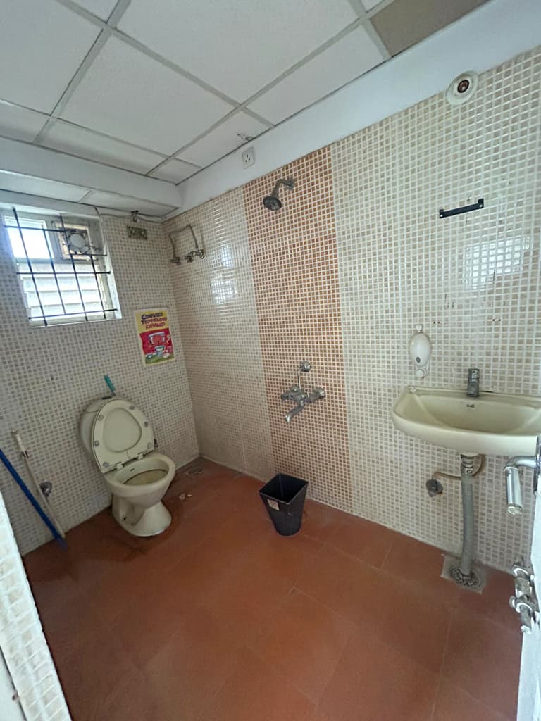 Property Photos 32