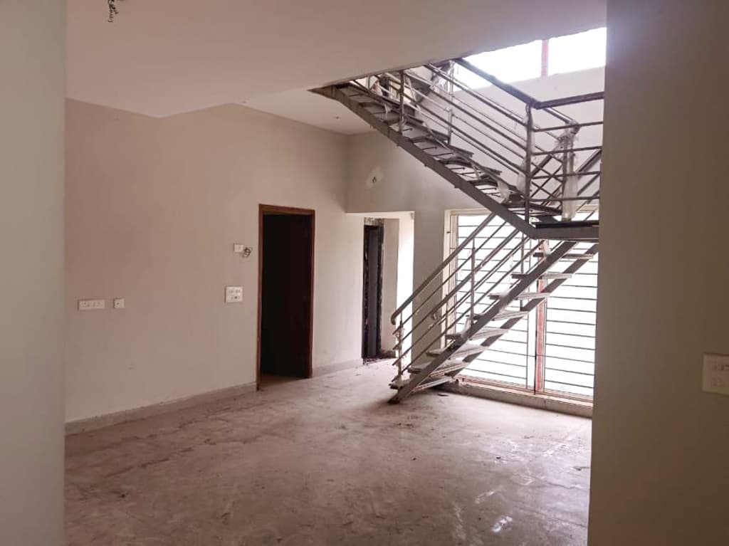 Property Photos 8