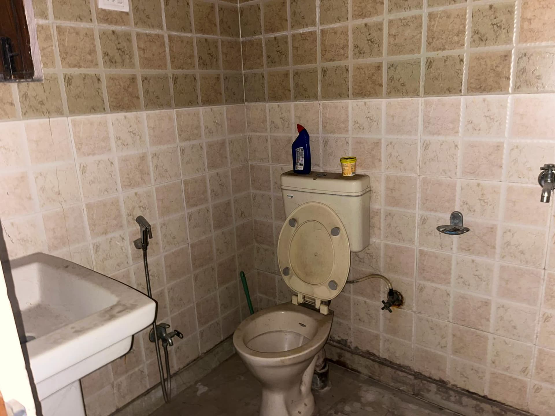 Property Photos 37