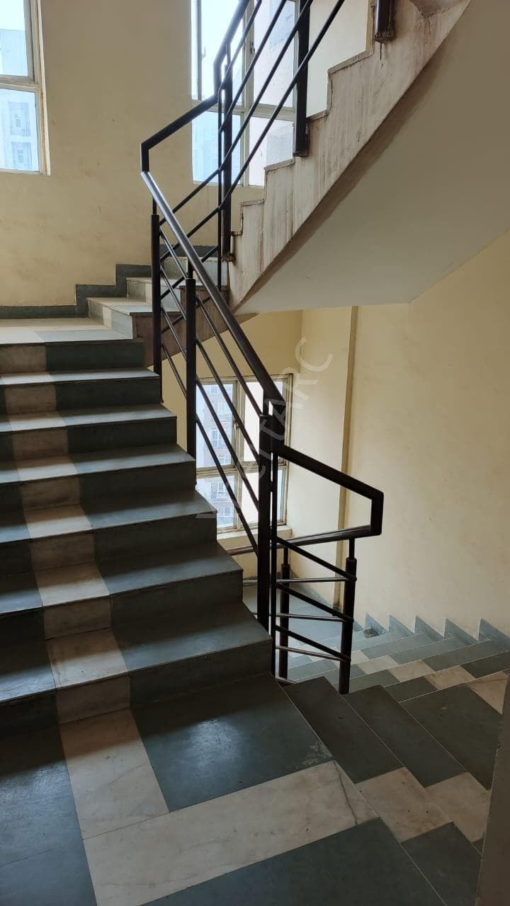 Property Photos 8