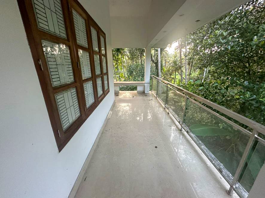 Property Photos 8