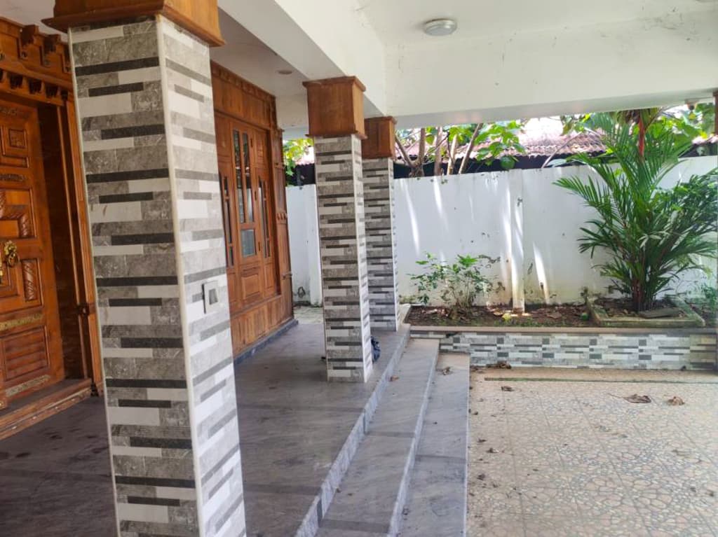 Property Photos 26