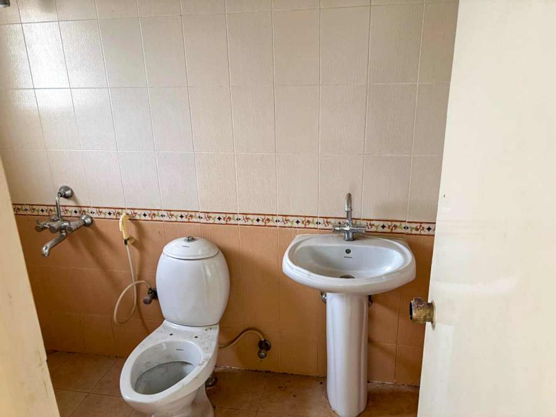 Property Photos 16