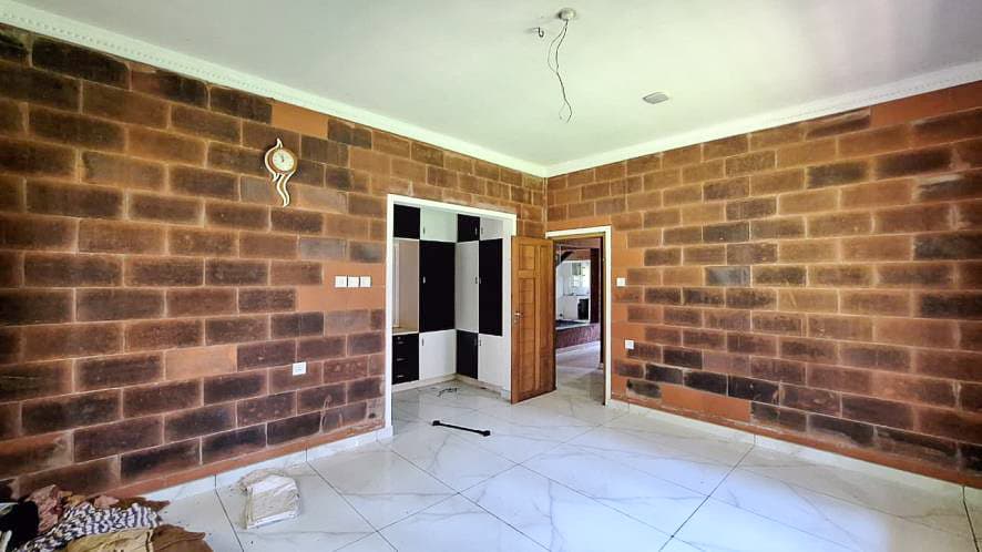 Property Photos 25