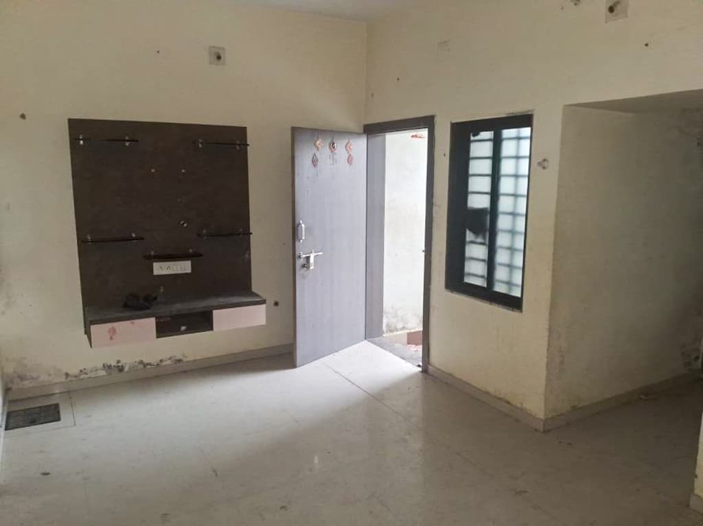 Property Photos 9