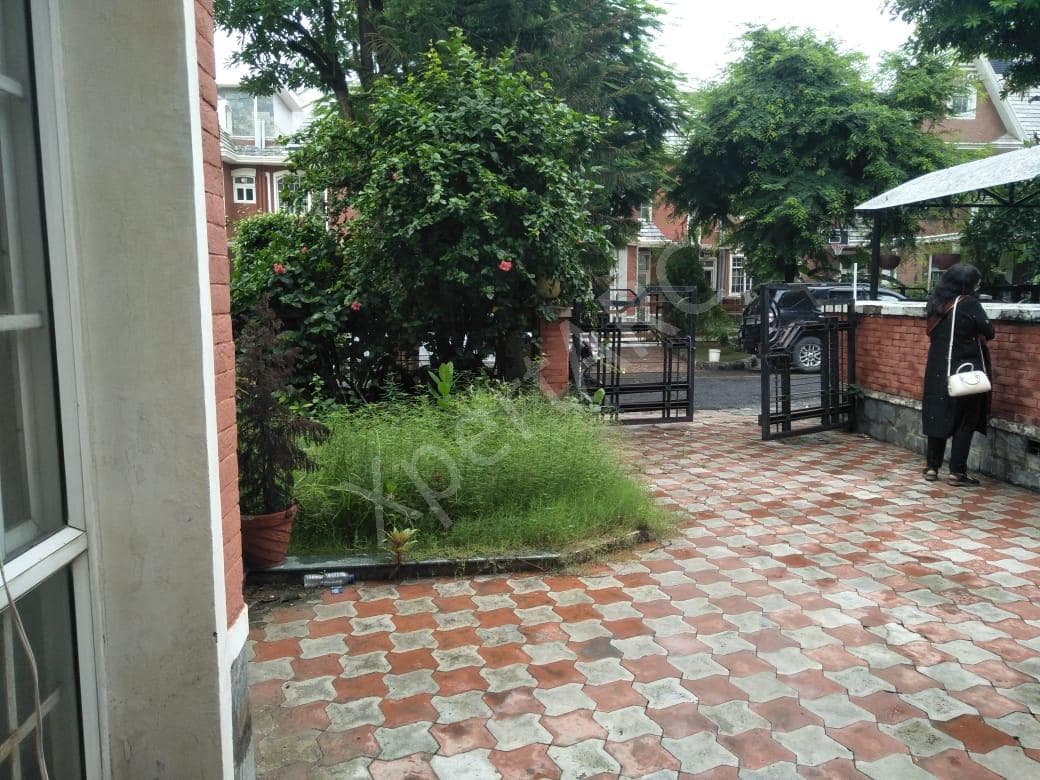 Property Photos 28
