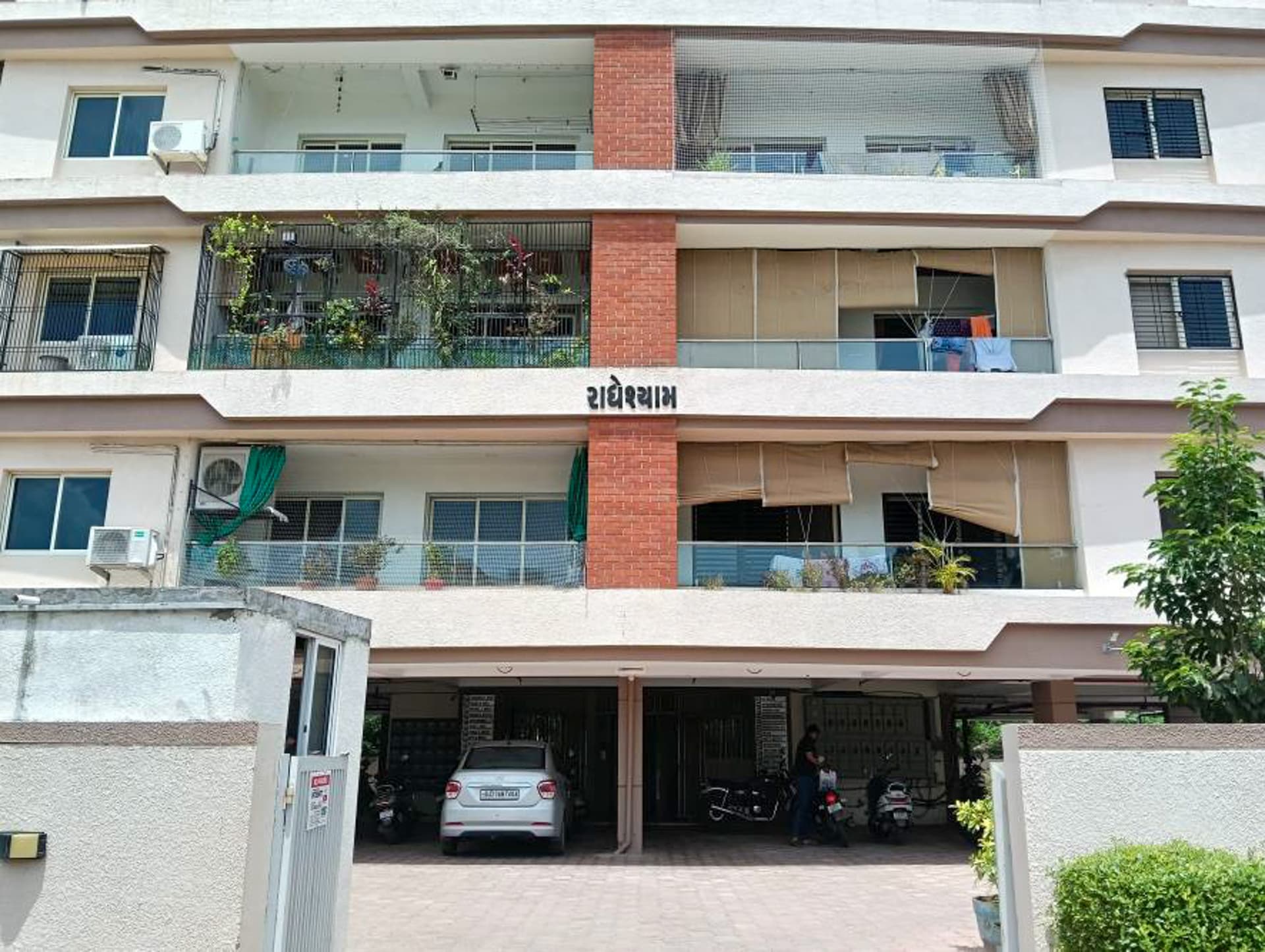Property Photos 28
