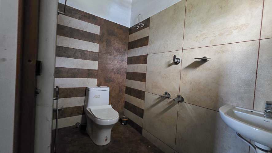 Property Photos 7