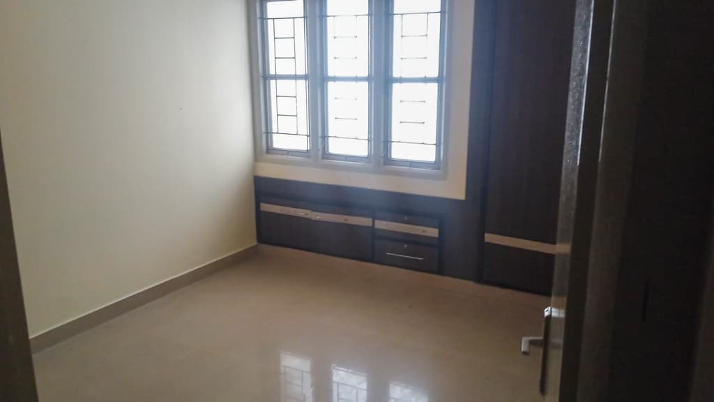 Property Photos 5