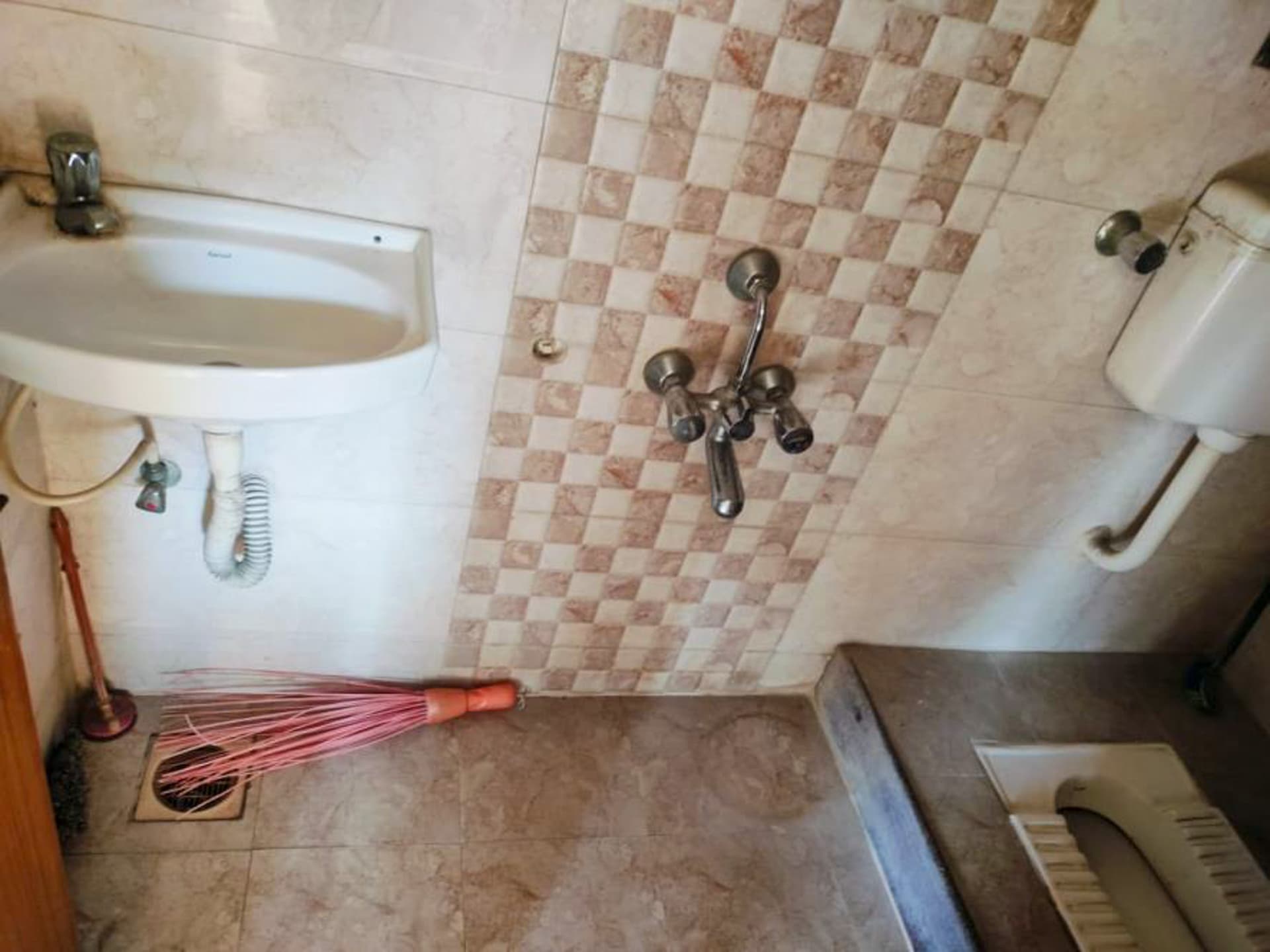 Property Photos 35
