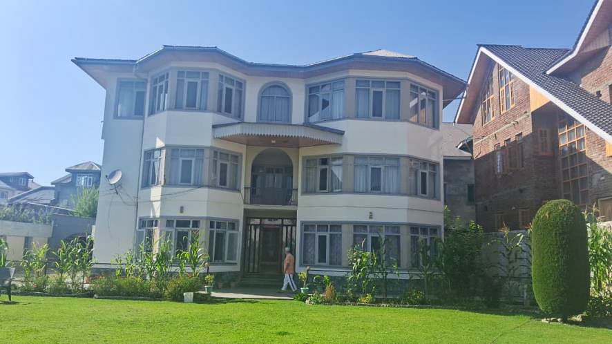 Property Photos 6